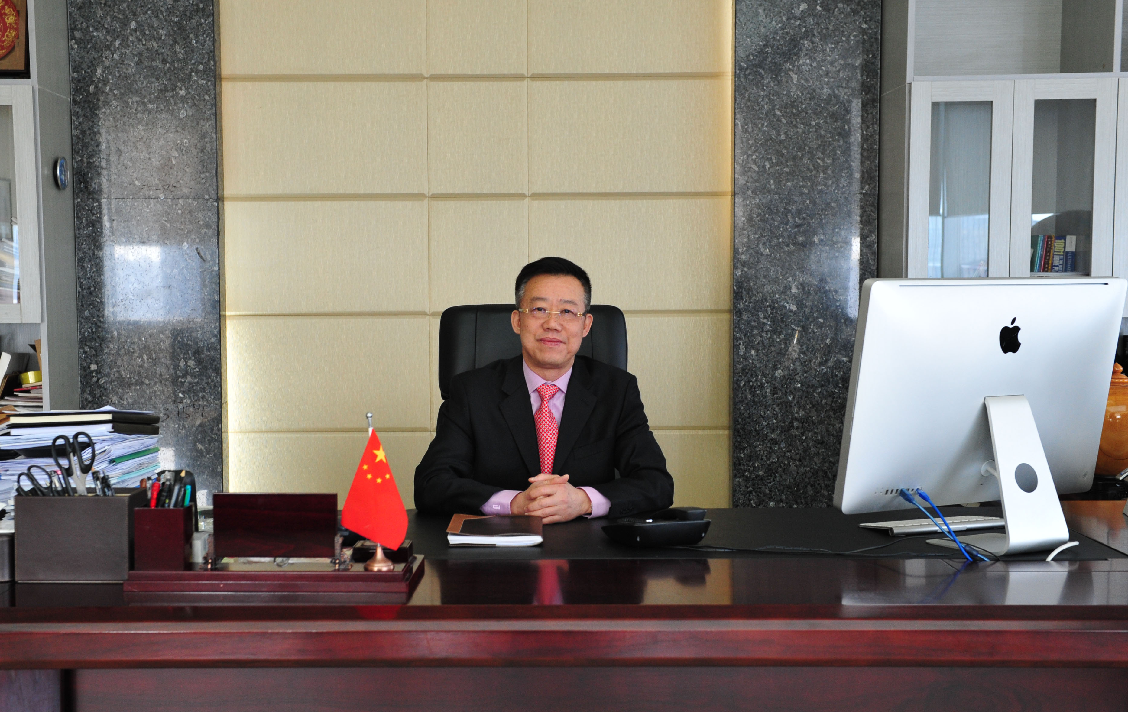 金葉集團董事局主席、總裁袁漢源先生發(fā)表新年祝詞