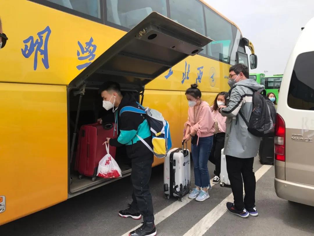 返校第一天 | 初夏的校園 終于等到你！