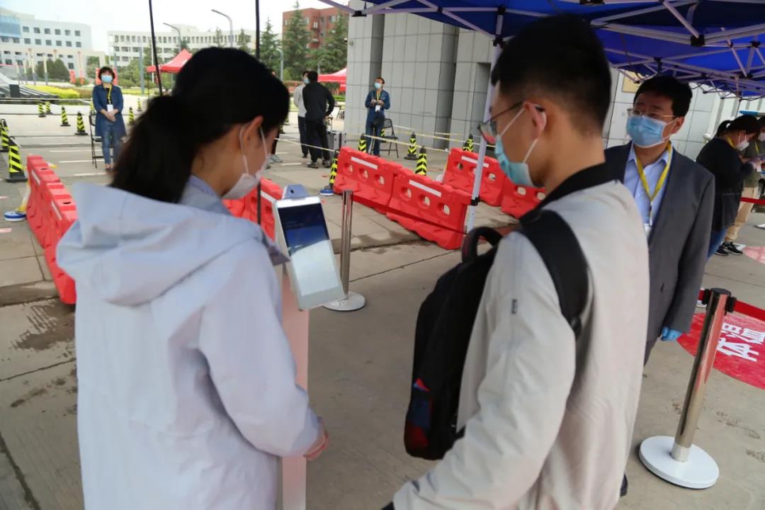 返校第一天 | 初夏的校園 終于等到你！