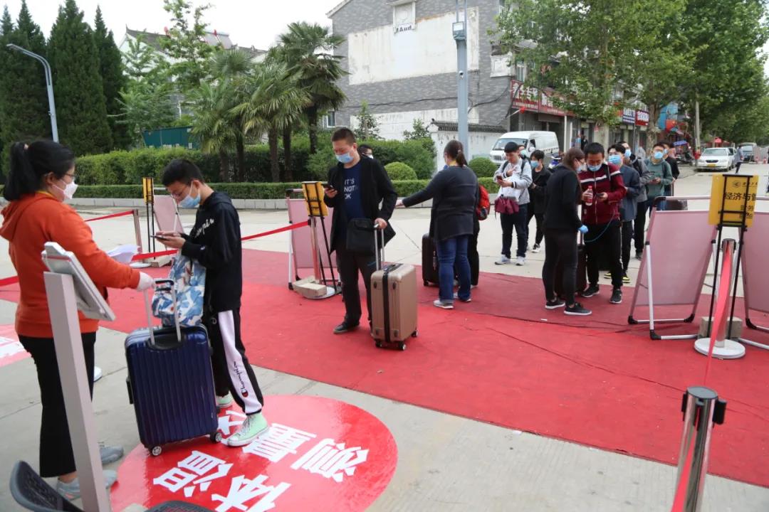 返校第一天 | 初夏的校園 終于等到你！