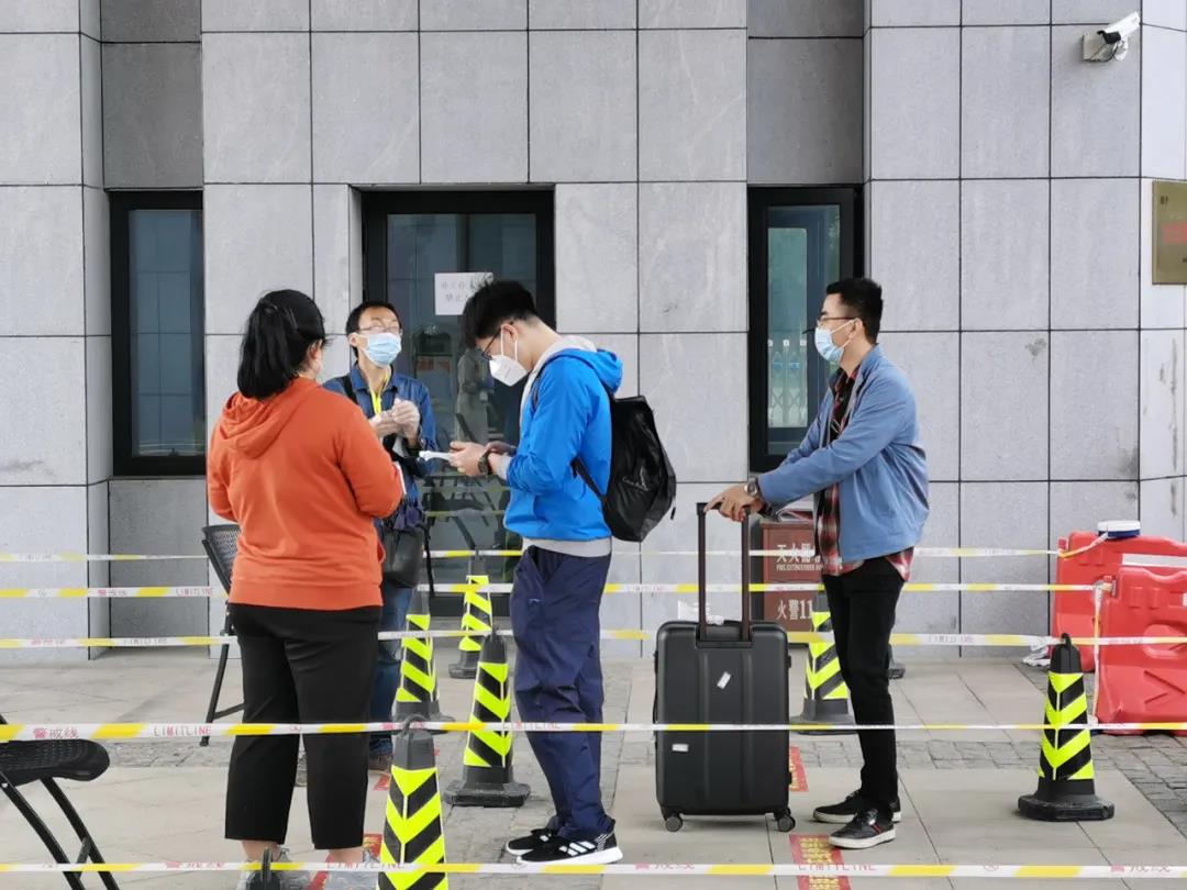 返校第一天 | 初夏的校園 終于等到你！