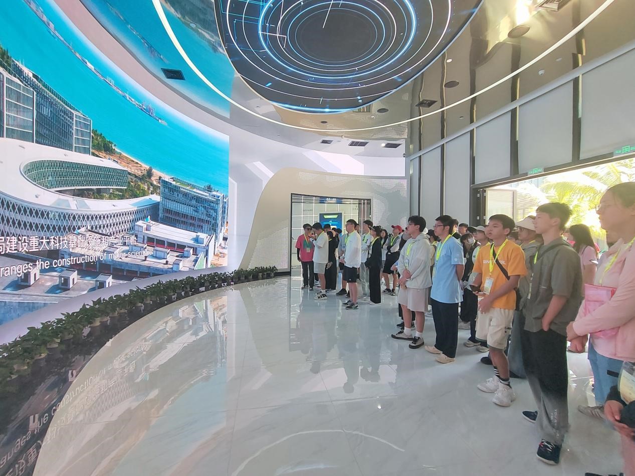 赤膽忠心強(qiáng)教育 同心共筑中國夢 赤膽忠心強(qiáng)教育 同心共筑中國夢