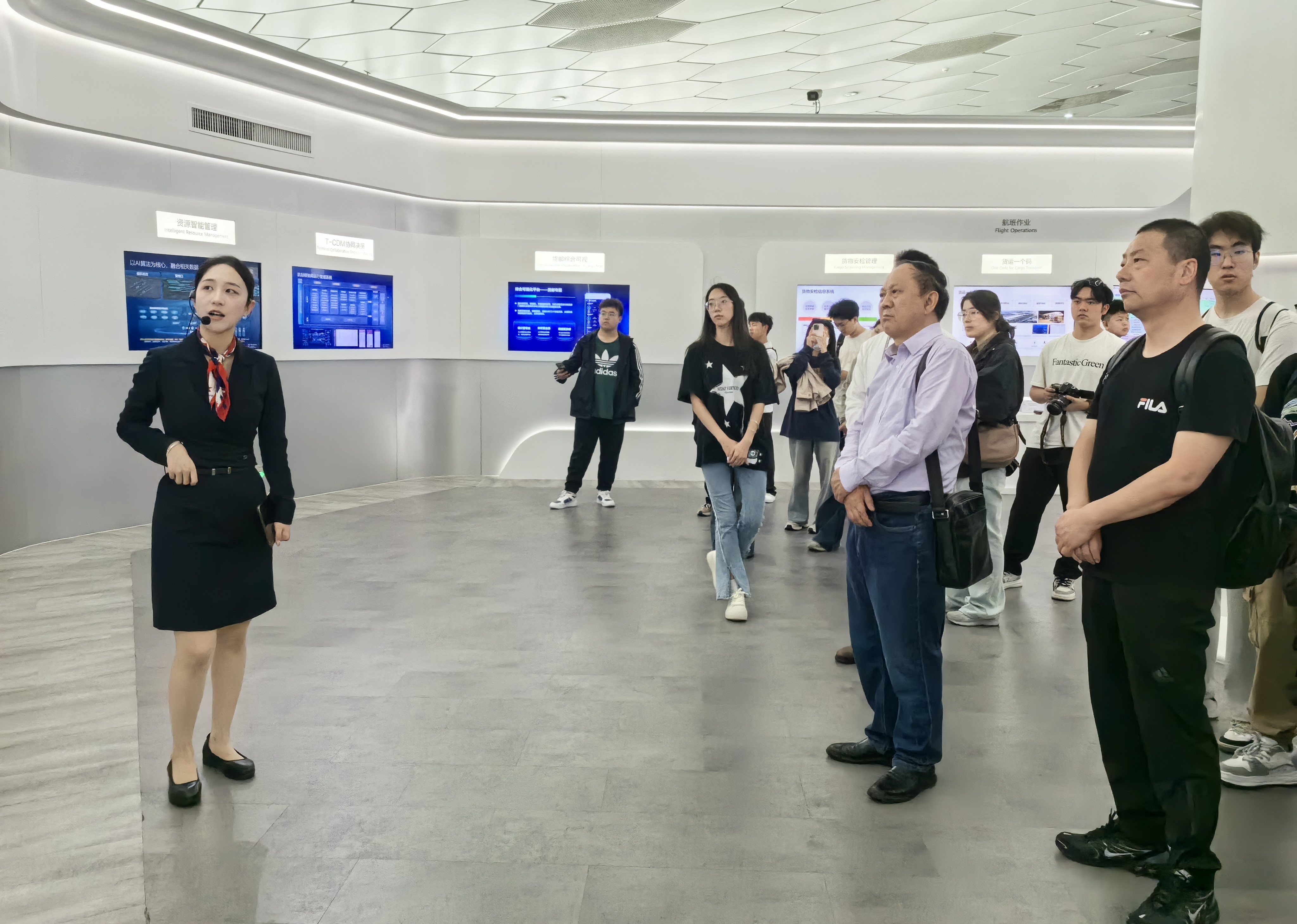 燃情五月 活出夢(mèng)想——明德師生赴港參加2024青年夢(mèng)想家交流營(yíng)活動(dòng)