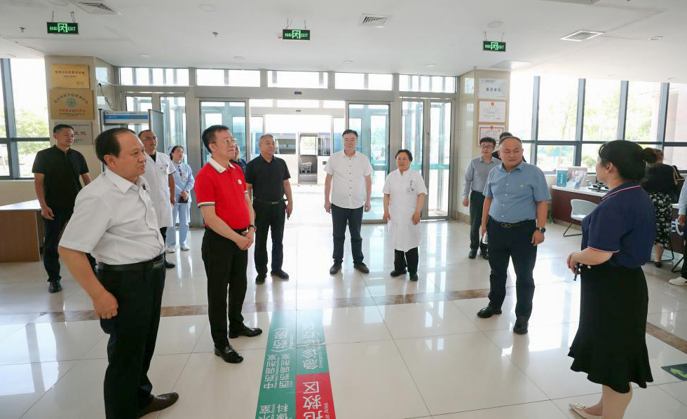 與中國民辦高校先行者同行 共赴教育高質(zhì)量發(fā)展新未來——集團(tuán)董事局主席、總裁袁漢源先生率團(tuán)赴黃河科技學(xué)院考察交流