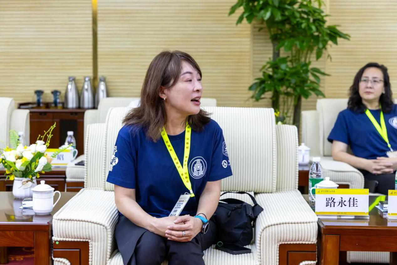 “愛我中華”青年大匯聚火車團(tuán)歷史文化探索之旅抵陜 省政協(xié)副主席楊冠軍在明德學(xué)院會(huì)見成員代表