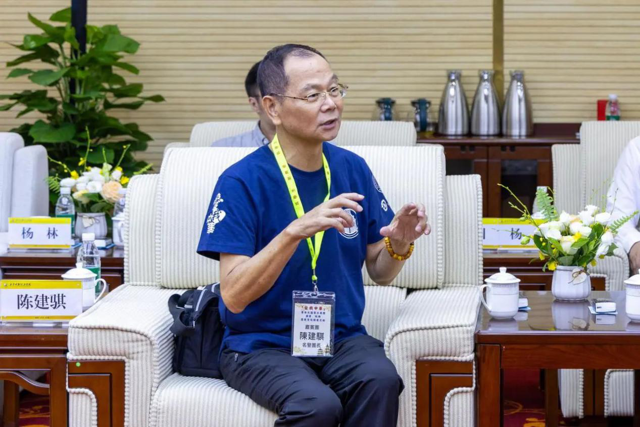 “愛我中華”青年大匯聚火車團(tuán)歷史文化探索之旅抵陜 省政協(xié)副主席楊冠軍在明德學(xué)院會(huì)見成員代表