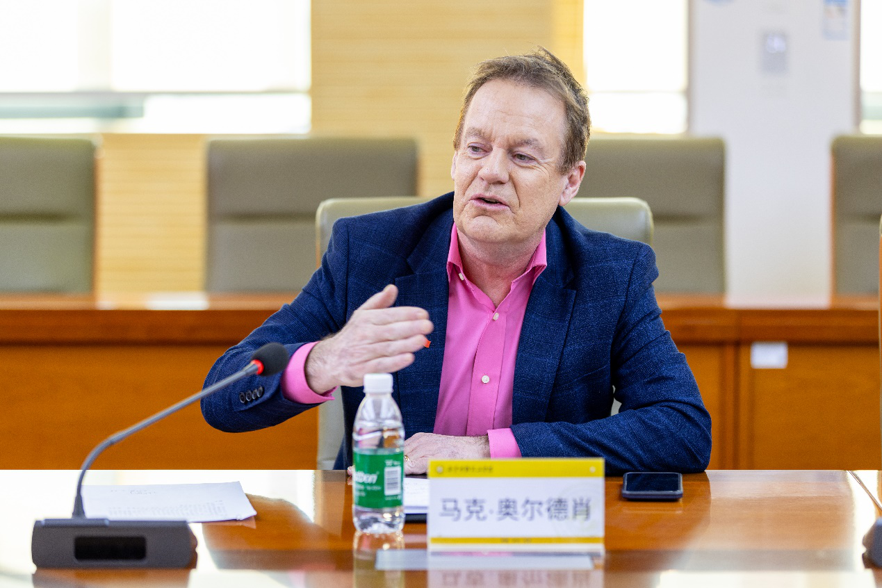 校內交流話國際合作 校外研修強教師隊伍 明德學院扎實推進教育事業(yè)高質量發(fā)展