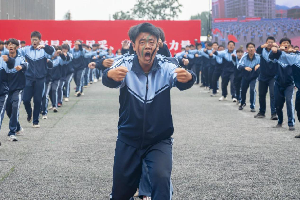 展颯爽英姿 赴璀璨新程 西安明德理工學(xué)院2024級(jí)新生開(kāi)學(xué)典禮暨軍訓(xùn)總結(jié)表彰大會(huì)圓滿(mǎn)舉行