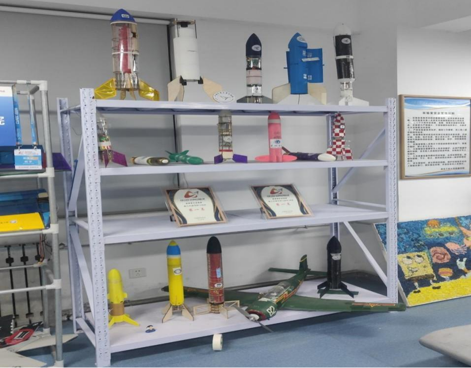 西安明德理工學(xué)院專業(yè)競(jìng)賽創(chuàng)佳績(jī) 課題獲批教育部立項(xiàng) 黨支部入選省級(jí)名單