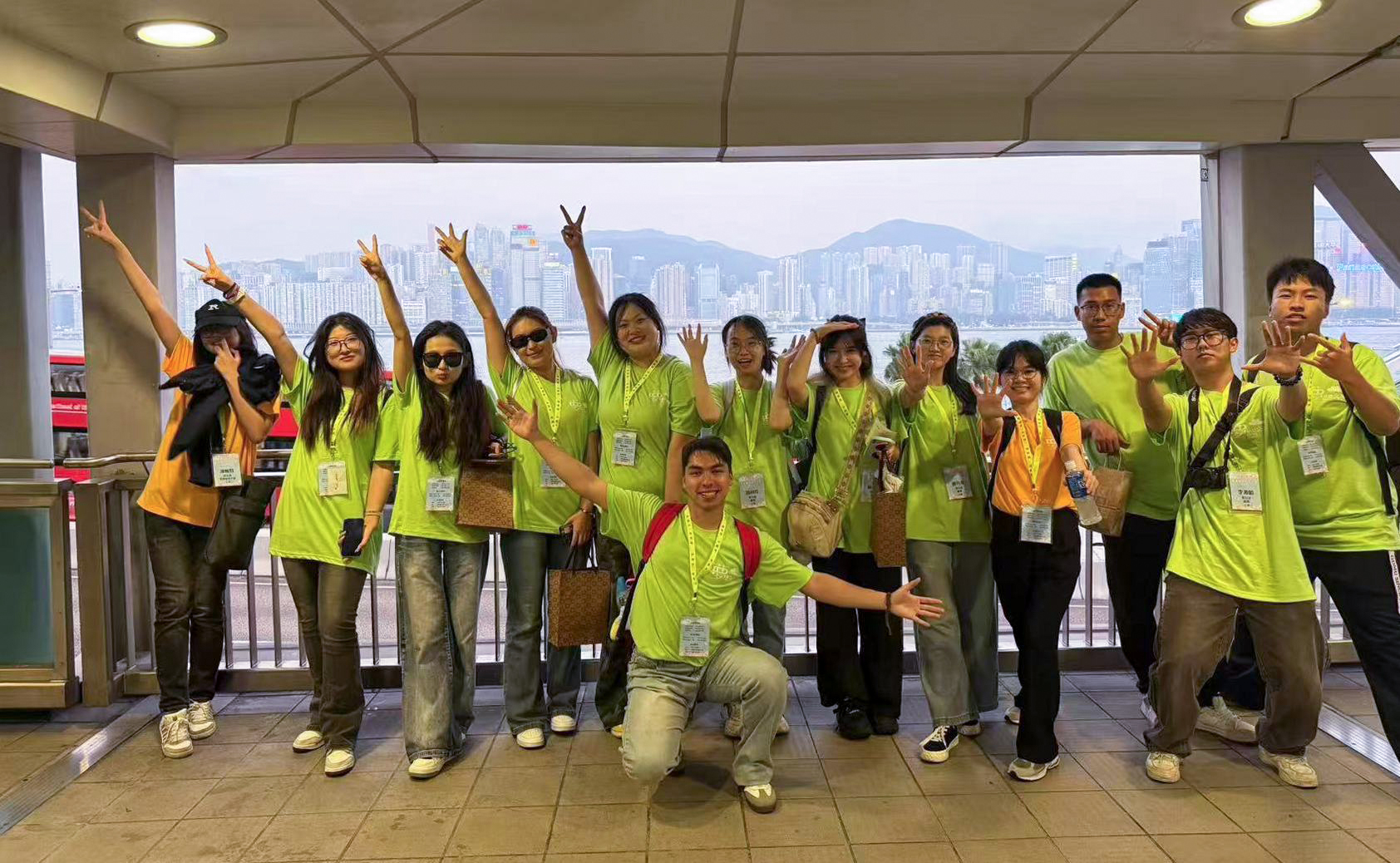 以青春之光 筑家國夢想 集團兩校師生代表赴香港參加2025青年夢想家交流營活動 以青春之光 筑家國夢想 集團兩校師生代表赴香港參加2025青年夢想家交流營活動